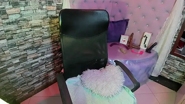 Prety Nany online show from April 14, 2026, 1:49 pm