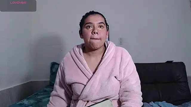 Snapshot of agata_22 chatting on January 6, 2026, 2:48 am agata 22 online show from January 6, 2026, 2:48 am