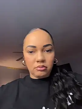 Snapshot of DestineeJayde chatting on May 3, 2026, 9:40 pm DestineeJayde online show from May 3, 2026, 9:40 pm