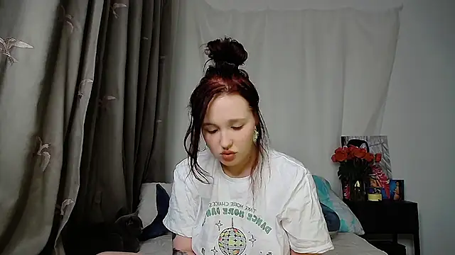 Snapshot of IrinaArt chatting on March 22, 2025, 8:48 pm IrinaArt online show from March 22, 2025, 8:48 pm