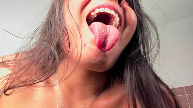 Snapshot of miaa_daniels chatting on March 5, 2025, 1:10 am miaa daniels online show from March 5, 2025, 1:10 am