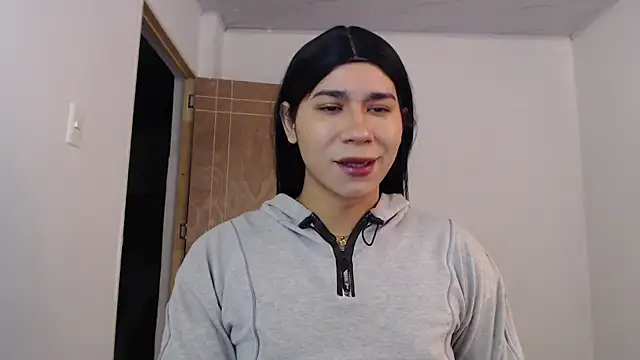 Snapshot of Moon_Foxxy chatting on June 21, 2026, 6:25 pm Moon Foxxy online show from June 21, 2026, 6:25 pm