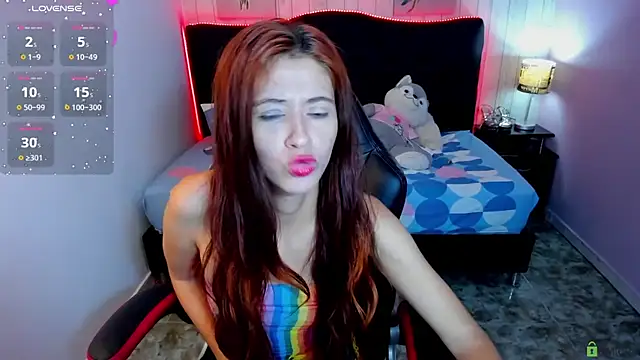 julieth love  online show from November 7, 2025, 1:48 pm