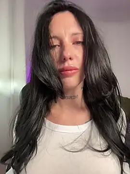 BellaGiaxx online show from December 4, 2025, 11:20 am