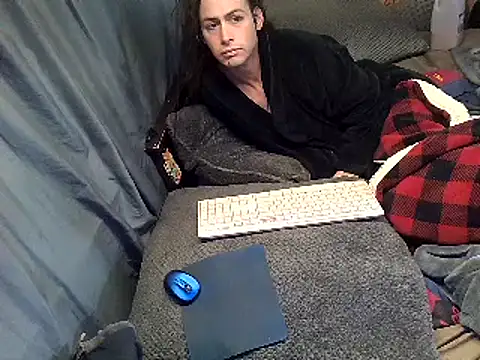 Snapshot of cdressupdiva chatting on December 13, 2024, 8:58 pm cdressupdiva online show from December 13, 2024, 8:58 pm