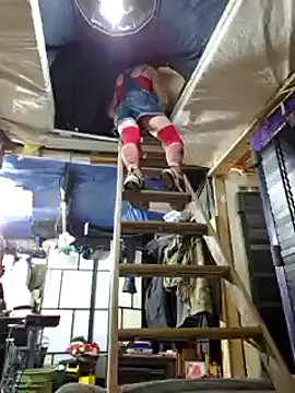 Snapshot of cdressupdiva chatting on February 12, 2025, 11:40 am cdressupdiva online show from February 12, 2025, 11:40 am