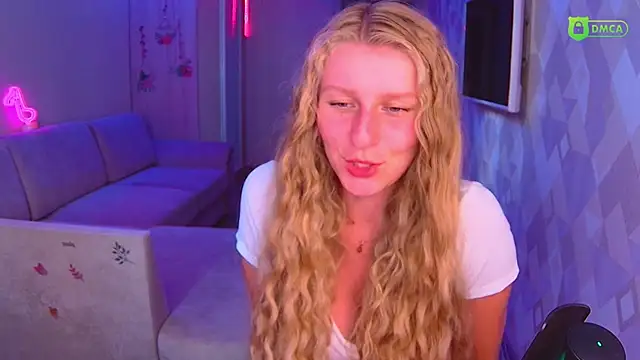 Snapshot of AmaliaQueen chatting on September 20, 2025, 2:11 pm AmaliaQueen online show from September 20, 2025, 2:11 pm