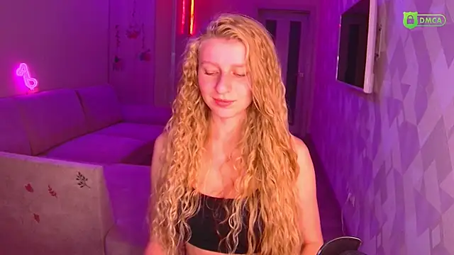 Snapshot of AmaliaQueen chatting on October 24, 2025, 3:11 pm AmaliaQueen online show from October 24, 2025, 3:11 pm