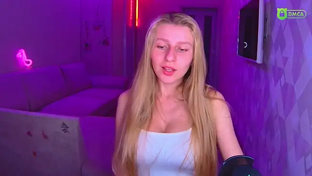 Snapshot of AmaliaQueen chatting on November 16, 2025, 2:33 pm AmaliaQueen online show from November 16, 2025, 2:33 pm