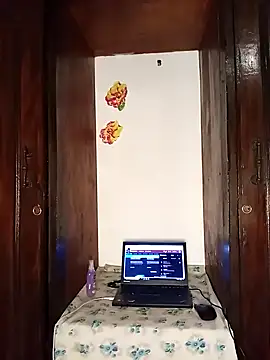 The-Peach-Flexer online show from October 31, 2025, 9:54 pm