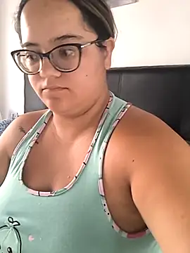 Snapshot of RachellGraham chatting on March 17, 2025, 7:37 pm RachellGraham online show from March 17, 2025, 7:37 pm