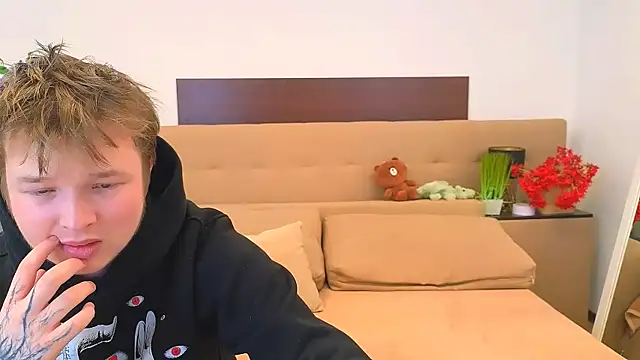  Olli  Stiw  online show from March 6, 2026, 9:15 am