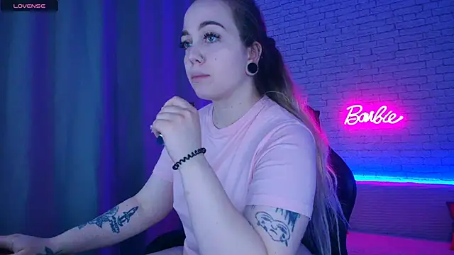 -Stacyy- online show from April 8, 2026, 5:09 am