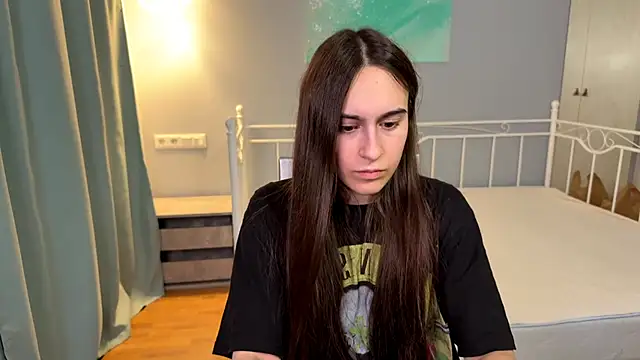 Snapshot of AliceKolltt chatting on June 14, 2026, 2:24 am AliceKolltt online show from June 14, 2026, 2:24 am