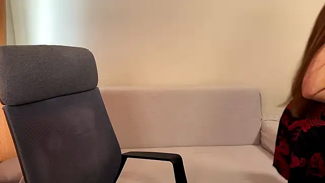 AliceKolltt online show from October 16, 2025, 10:01 am