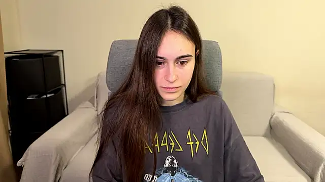 AliceKolltt online show from February 24, 2026, 7:04 pm