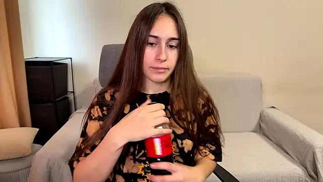 AliceKolltt online show from November 11, 2025, 10:32 am