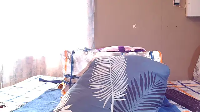 Snapshot of BERNINIBLUSHX89 chatting on December 5, 2025, 12:04 pm BERNINIBLUSHX89 online show from December 5, 2025, 12:04 pm