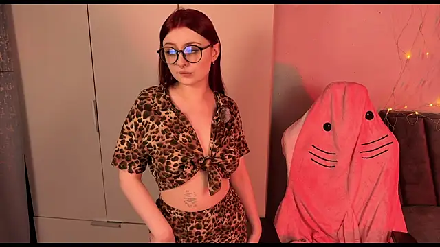 RozieRose online show from October 26, 2025, 4:57 am