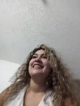 Sara smiiith211 online show from May 19, 2026, 1:56 am