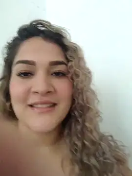 Sara smiiith211 online show from March 11, 2026, 3:28 pm