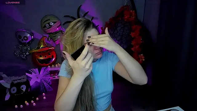 lily williamss online show from October 14, 2025, 12:44 am