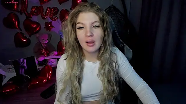 lily williamss online show from February 19, 2025, 11:57 pm