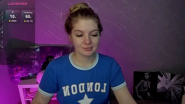 Snapshot of lily_williamss chatting on June 11, 2026, 12:32 am lily williamss online show from June 11, 2026, 12:32 am