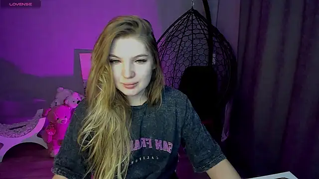 Snapshot of lily_williamss chatting on February 17, 2026, 12:41 am lily williamss online show from February 17, 2026, 12:41 am