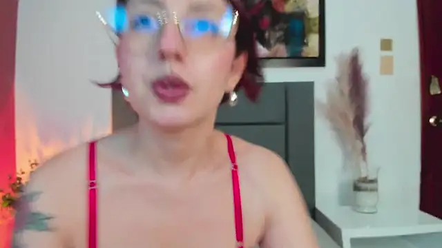 Emilywatsonn online show from October 7, 2025, 12:22 am