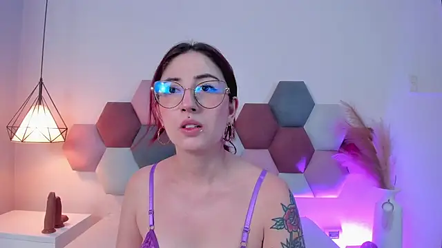 Emilywatsonn online show from October 3, 2025, 12:25 am