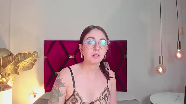 Emilywatsonn online show from September 13, 2025, 11:49 pm