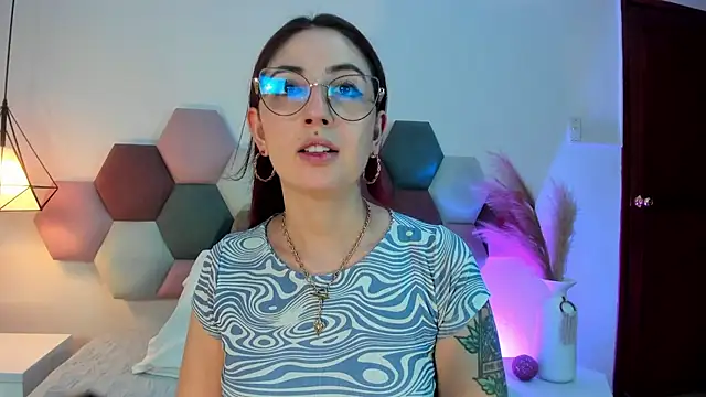 Emilywatsonn online show from September 23, 2025, 12:50 am