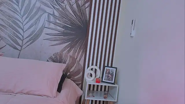 Snapshot of Samaantha-White chatting on January 19, 2026, 11:36 am Samaantha-White online show from January 19, 2026, 11:36 am