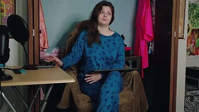 TreeJeanne online show from September 19, 2025, 9:41 pm