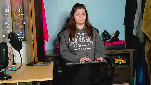 TreeJeanne online show from November 9, 2025, 12:36 am