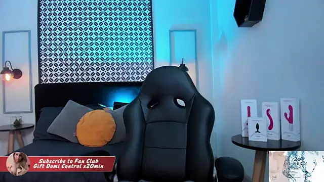 Melanie silver  online show from November 29, 2025, 10:21 pm