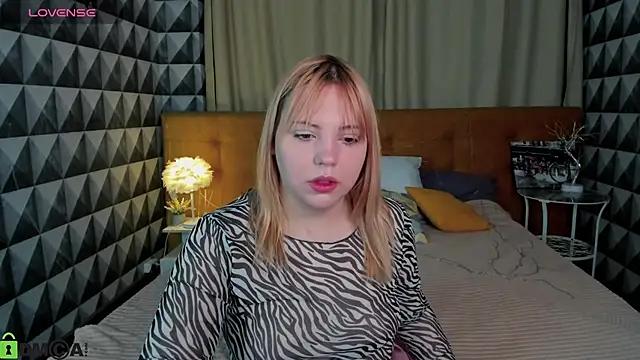 Stacy Luv online show from September 15, 2025, 12:33 am