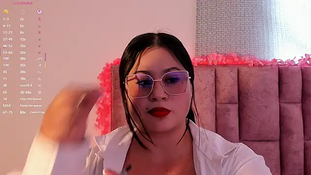 miahkumar online show from May 31, 2026, 9:04 pm