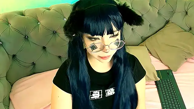 Snapshot of Purplee_Baby chatting on March 3, 2025, 1:28 am Purplee Baby online show from March 3, 2025, 1:28 am