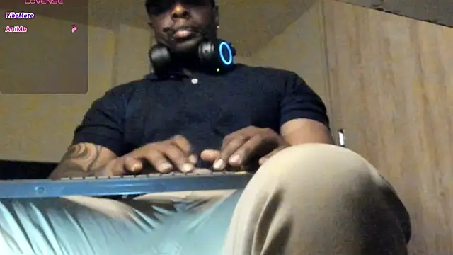 thomas santtos1 online show from July 16, 2026, 1:35 am