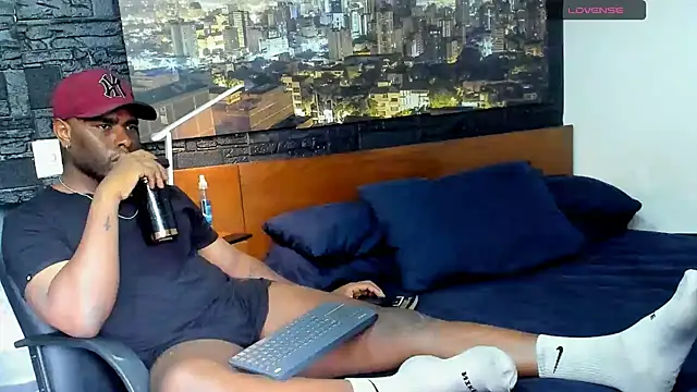 Snapshot of thomas_santtos1 chatting on February 25, 2025, 9:04 pm thomas santtos1 online show from February 25, 2025, 9:04 pm
