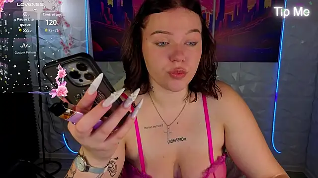 Snapshot of Naomi_B1ack chatting on July 28, 2026, 1:02 am Naomi B1ack online show from July 28, 2026, 1:02 am