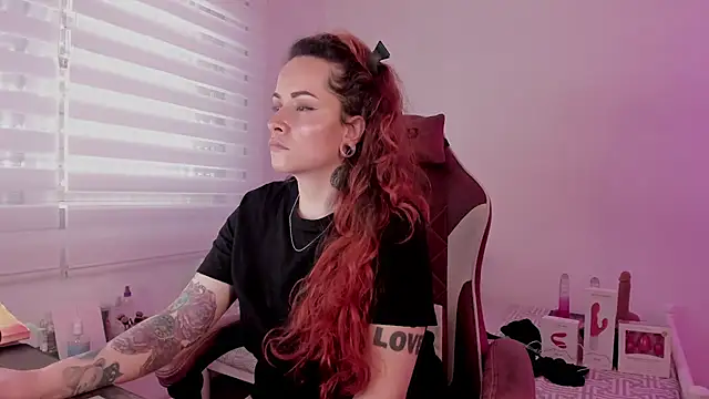 Snapshot of Domina_Deivis chatting on March 12, 2025, 10:05 am Domina Deivis online show from March 12, 2025, 10:05 am