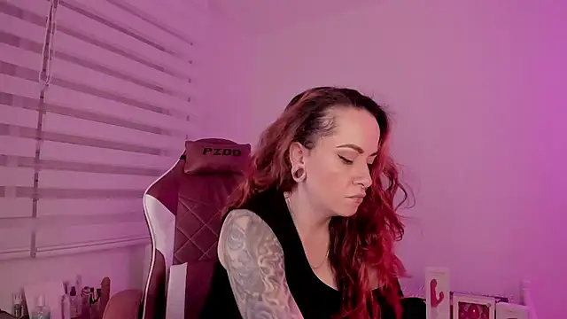 Snapshot of Domina_Deivis chatting on March 8, 2025, 6:10 am Domina Deivis online show from March 8, 2025, 6:10 am