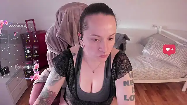 Snapshot of Domina_Deivis chatting on November 27, 2025, 12:27 pm Domina Deivis online show from November 27, 2025, 12:27 pm