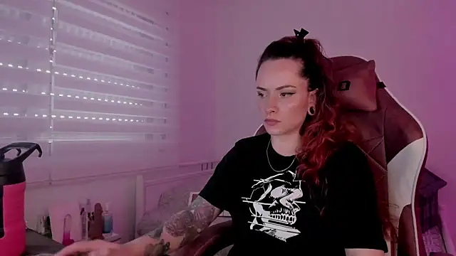 Snapshot of Domina_Deivis chatting on March 7, 2025, 1:18 pm Domina Deivis online show from March 7, 2025, 1:18 pm