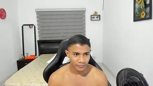 Snapshot of corzoethan chatting on November 15, 2025, 10:36 pm corzoethan online show from November 15, 2025, 10:36 pm