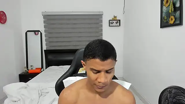 Snapshot of corzoethan chatting on November 25, 2025, 10:54 pm corzoethan online show from November 25, 2025, 10:54 pm