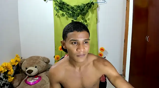 Snapshot of corzoethan chatting on March 3, 2025, 10:42 pm corzoethan online show from March 3, 2025, 10:42 pm